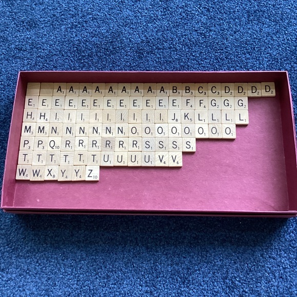 Vintage Scrabble Game -- 1976 -- Selchow and Richter - Picture 3 of 10